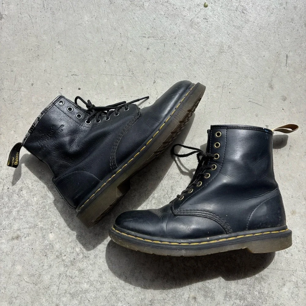 Doc Martens Smooth Leather Lace Up Boots Men's 9 (Different Pair)
